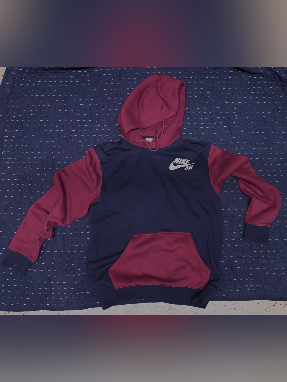 Nike Men's Two-Tone Navy and Burgundy Crewneck Hoodie